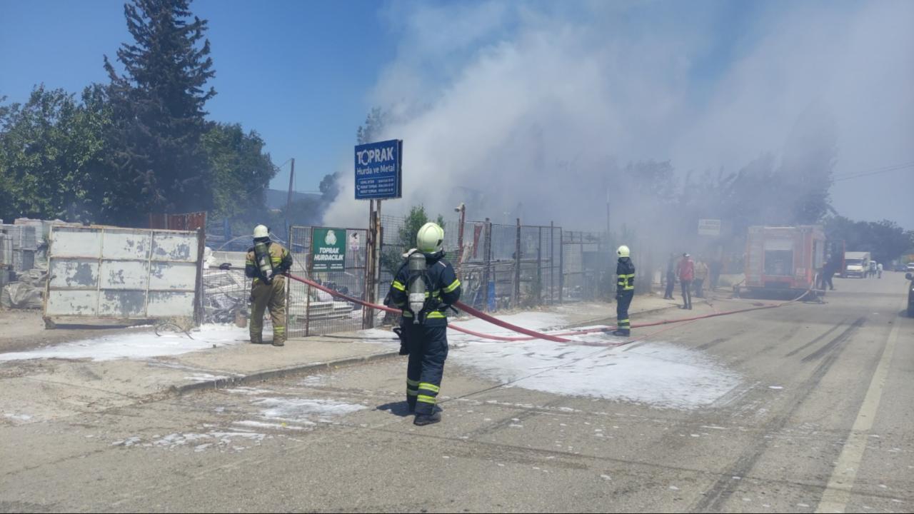 Bursa’da geri dönüşüm tesisinde çıkan yangın söndürüldü