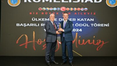 Başkan Bozbey’e RUMELİSİAD’dan ödül