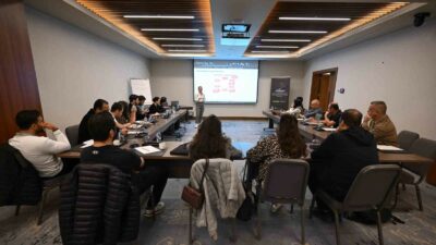 Bursa Business School’da eğitimler sürüyor