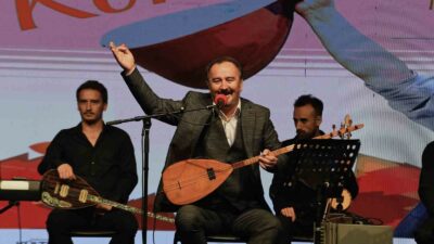 Bursa’da Osmangazilileri coşturan konser