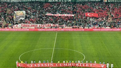 Bursaspor tribünleri hangi mesajı verdi?