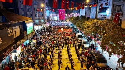 İnegöl’de Cumhuriyet kutlamaları cadde ve sokaklara sığmadı