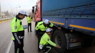 Trafiğe çıkacaklar dikkat! Yarından itibaren zorunlu