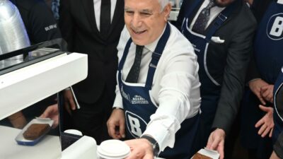 Bursa’da Burfaş B Kafe bir ilçeye daha açıldı! Kahveler Başkan Bozbey’den