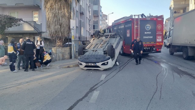 Bursa’da kaza: Araç ters döndü