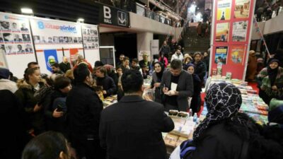 Bursa’da İnegöllüler yazarlarla buluştu