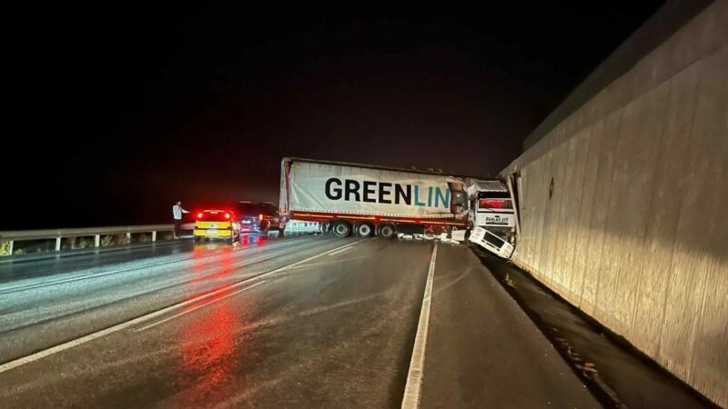 Bursa’da TIR kazası!