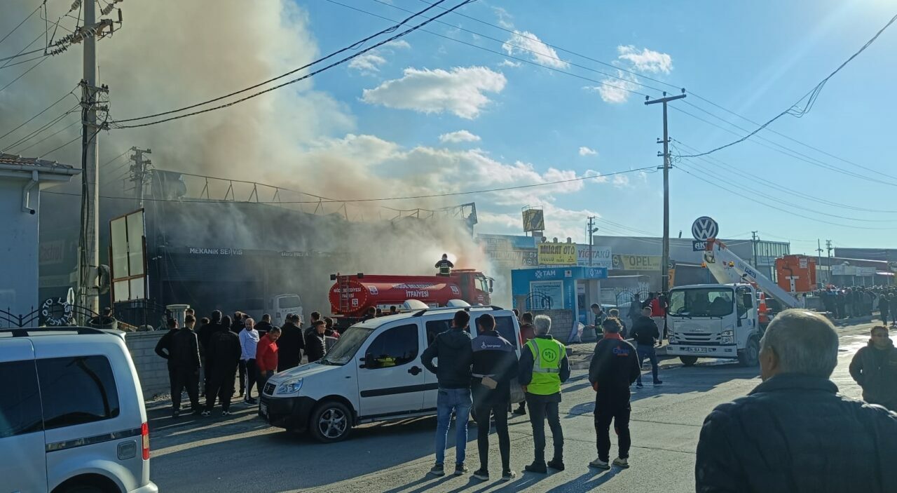 Oto tamirhanesinde yangın