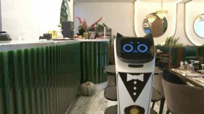 Bursa’da bu restorana gidenler şoka giriyor! İşletmede robotlar çalışıyor…