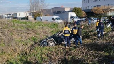 Bursa’da kuralsızlık kaza getirdi: Dereye uçtu