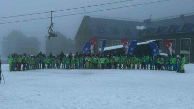 Uludağ’da öğrencilerin kayak heyecanı