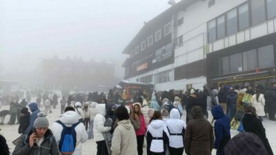 Uludağ’da izdiham! Günübirlikçiler ve üniversiteliler akın etti