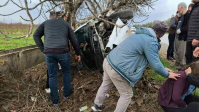 Bursa’da TIR’ın çarptığı otomobil ağaçlık alana uçtu