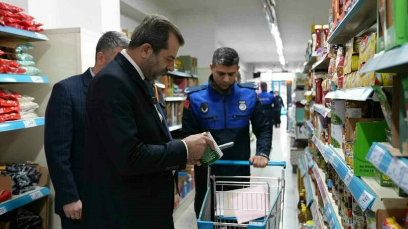 Bursa’da Belediye Başkanı market denetimine çıktı! Onu görenler şaşırdı