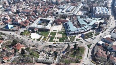 Bursa’nın tarihi meydanındaki otopark ne zaman açılacak?