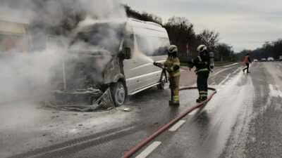 Bursa trafiğinde panik anları: Servis alev alev yandı