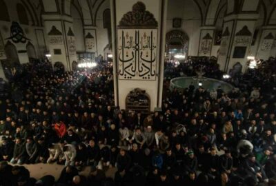 Bursa’da yılın ilk sabah namazında binlerce vatandaş Ulucami’ye akın etti